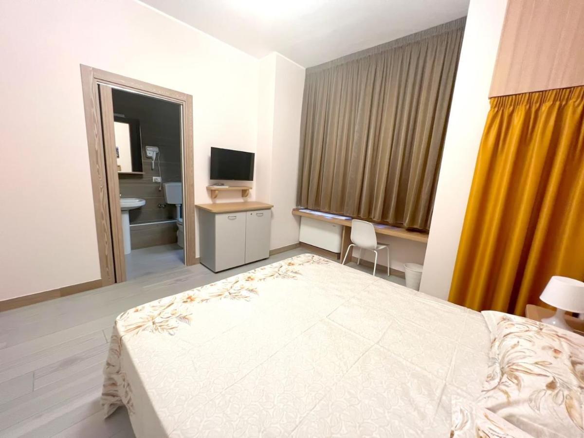 Sissi Comfort Rooms Foresteria Lombarda Монца Екстер'єр фото